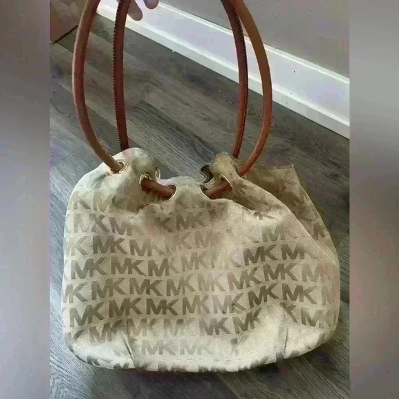 Michael Kors Purse - Picture 4 of 4